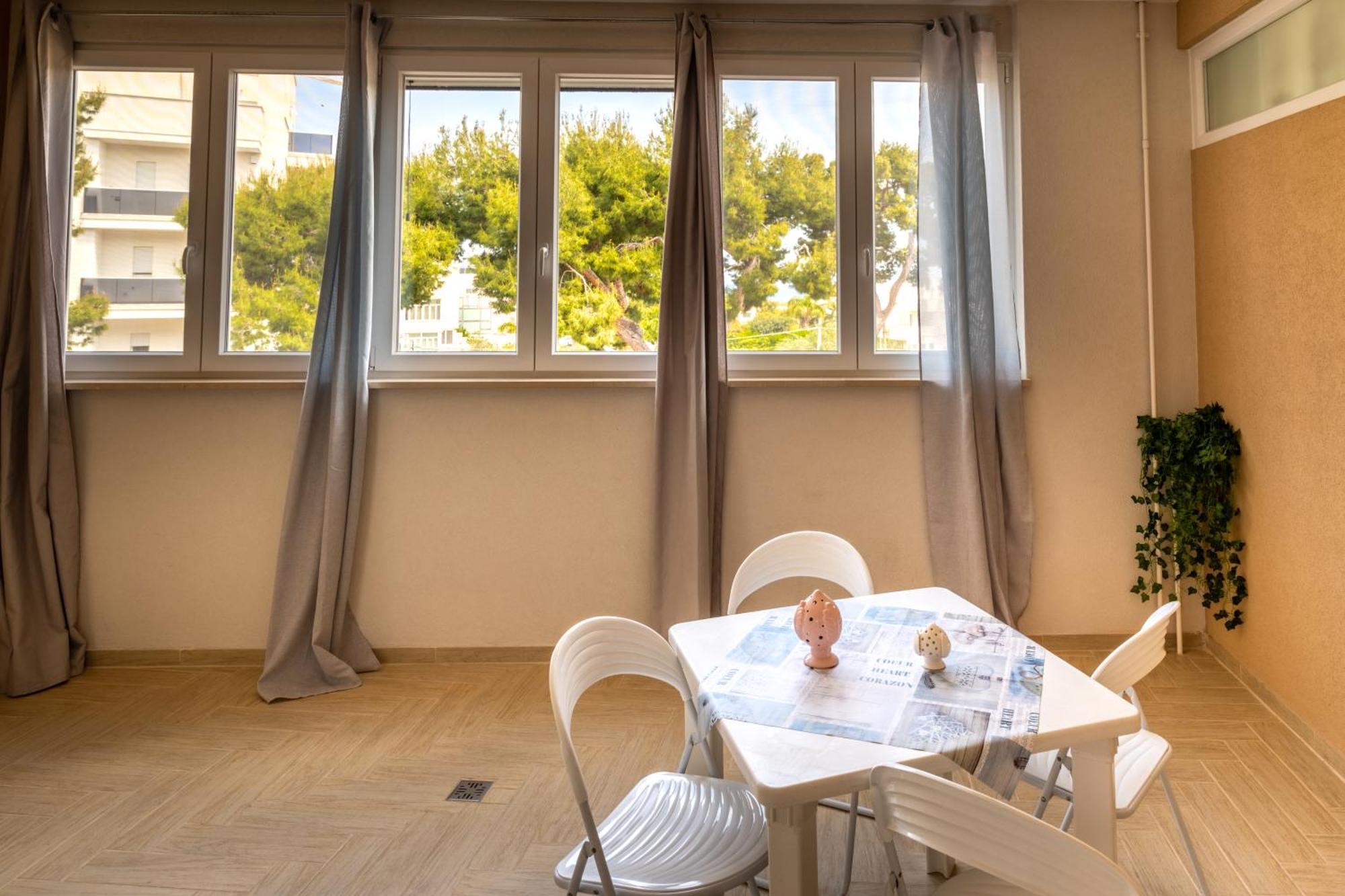 Monopoli Favolosa - Spacious 100Mq Apt. W/ Parking ภายนอก รูปภาพ